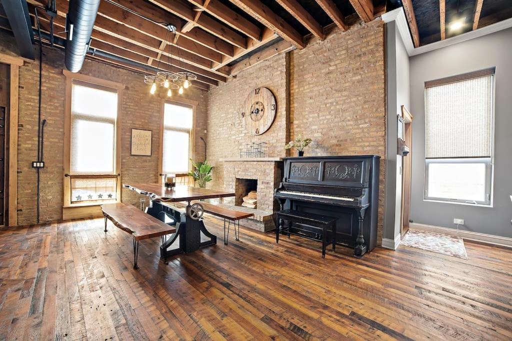 Villa Chicago Mid-Century Gem Steps From United Center Exterior foto